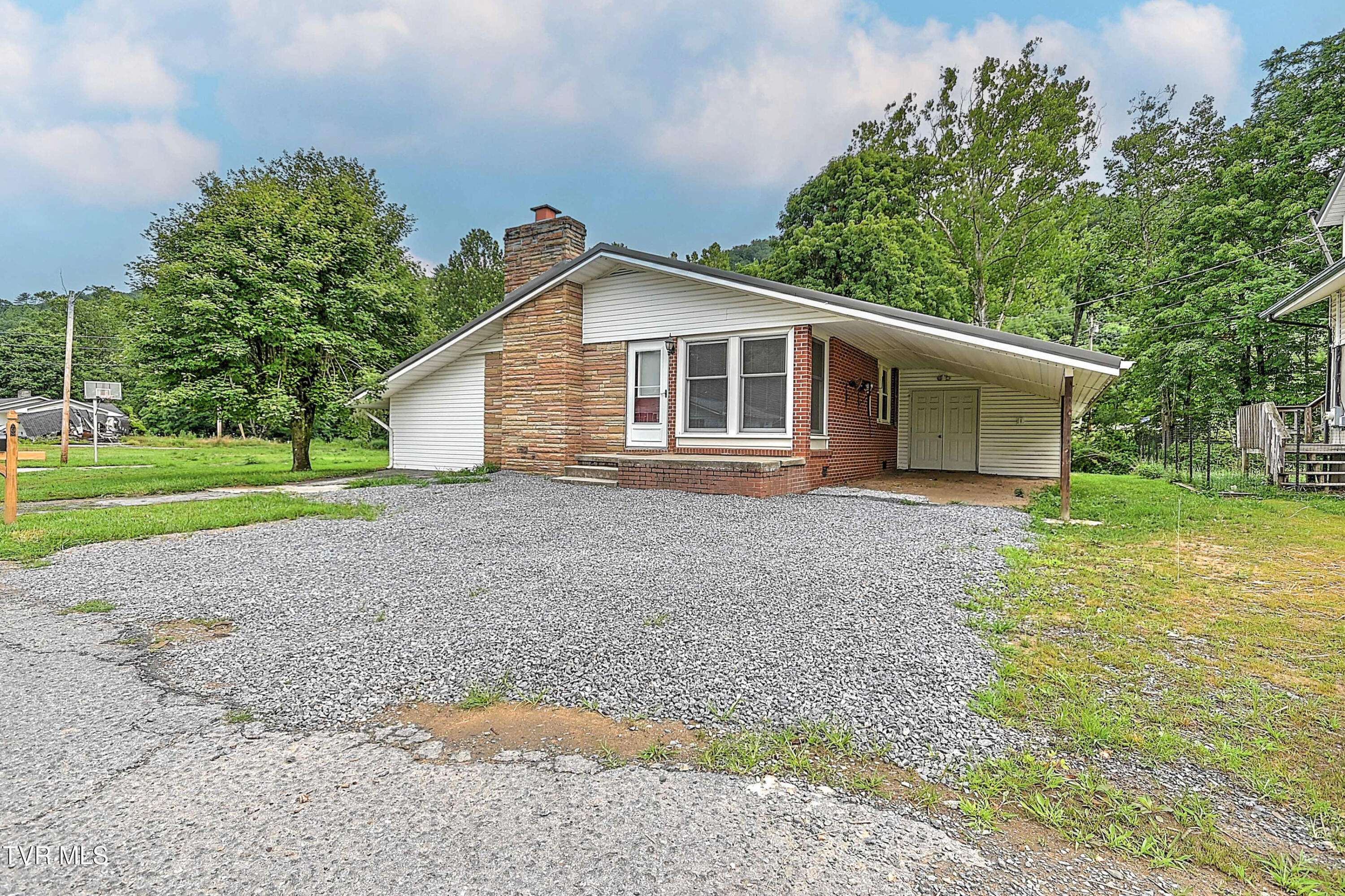 409 Heaton ST, Roan Mountain, TN 37687
