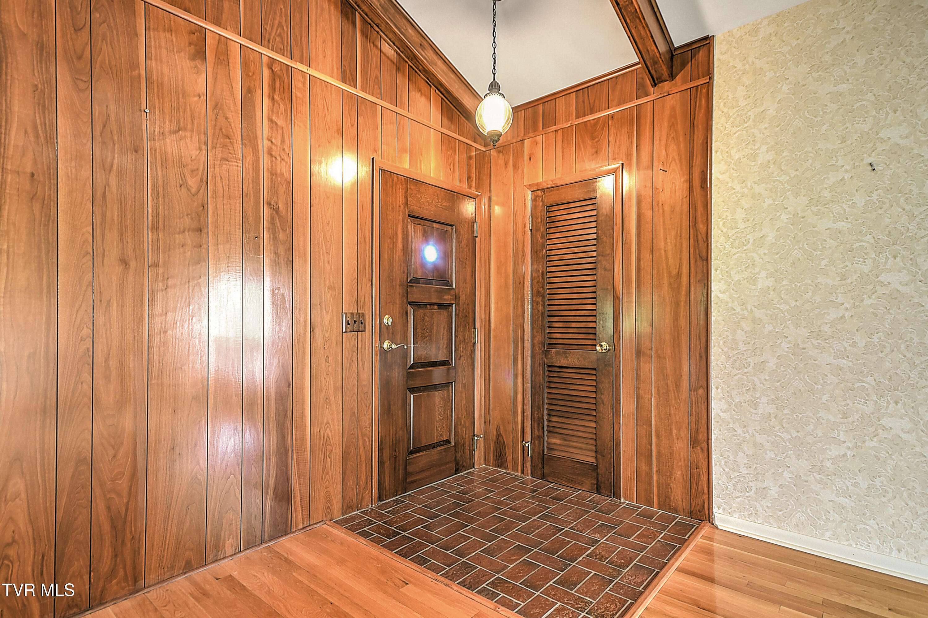 Fall Branch, TN 37656,106 Davis RD