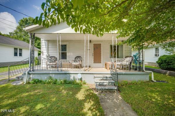 709 Watauga AVE, Elizabethton, TN 37643