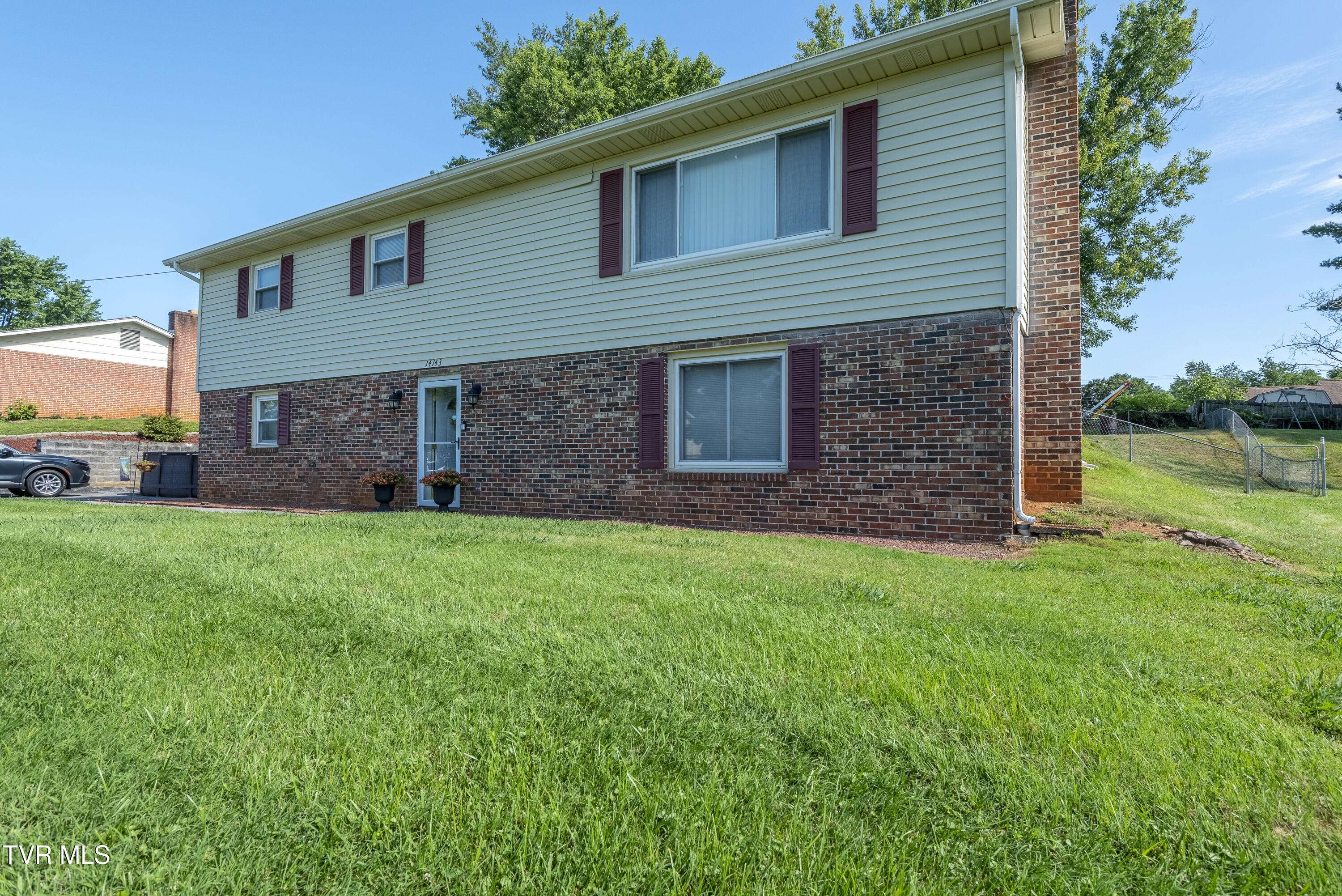 Bristol, VA 24202,14143 Willow LN