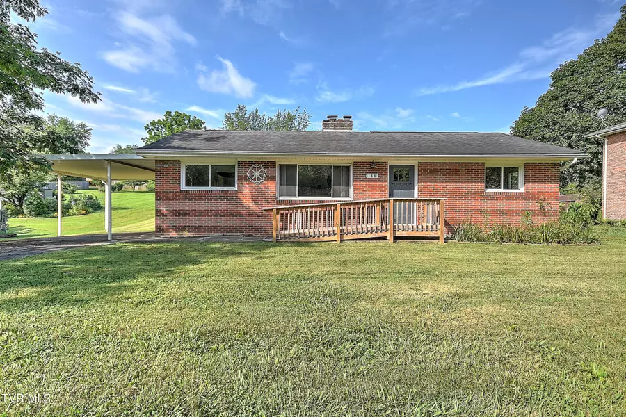 144 Rolling Acres DR, Johnson City, TN 37615