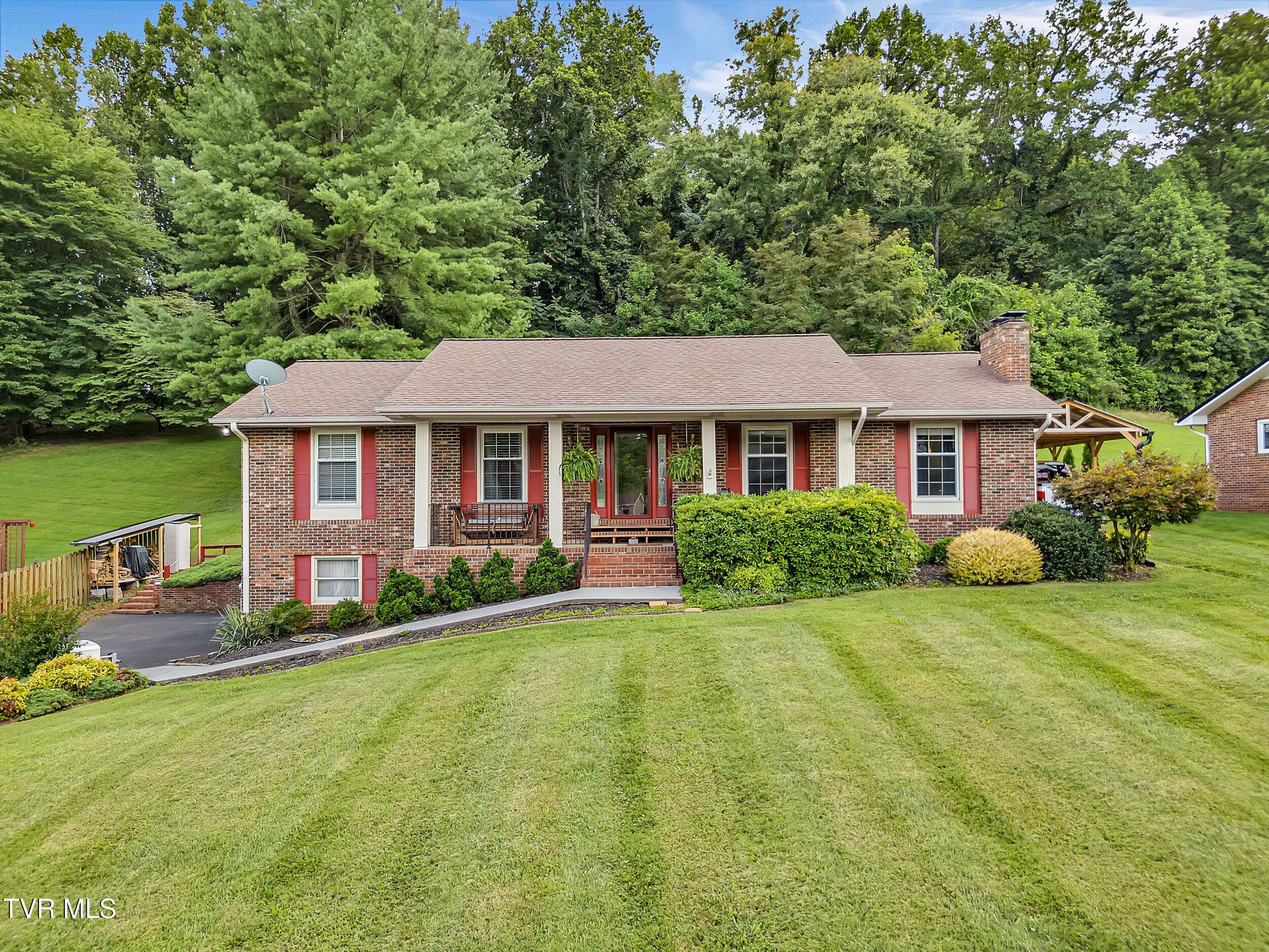 5009 Surrey DR, Kingsport, TN 37664