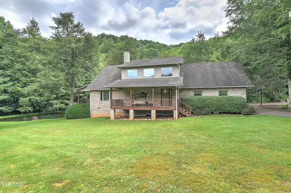 Roan Mountain, TN 37687,122 Chase DR