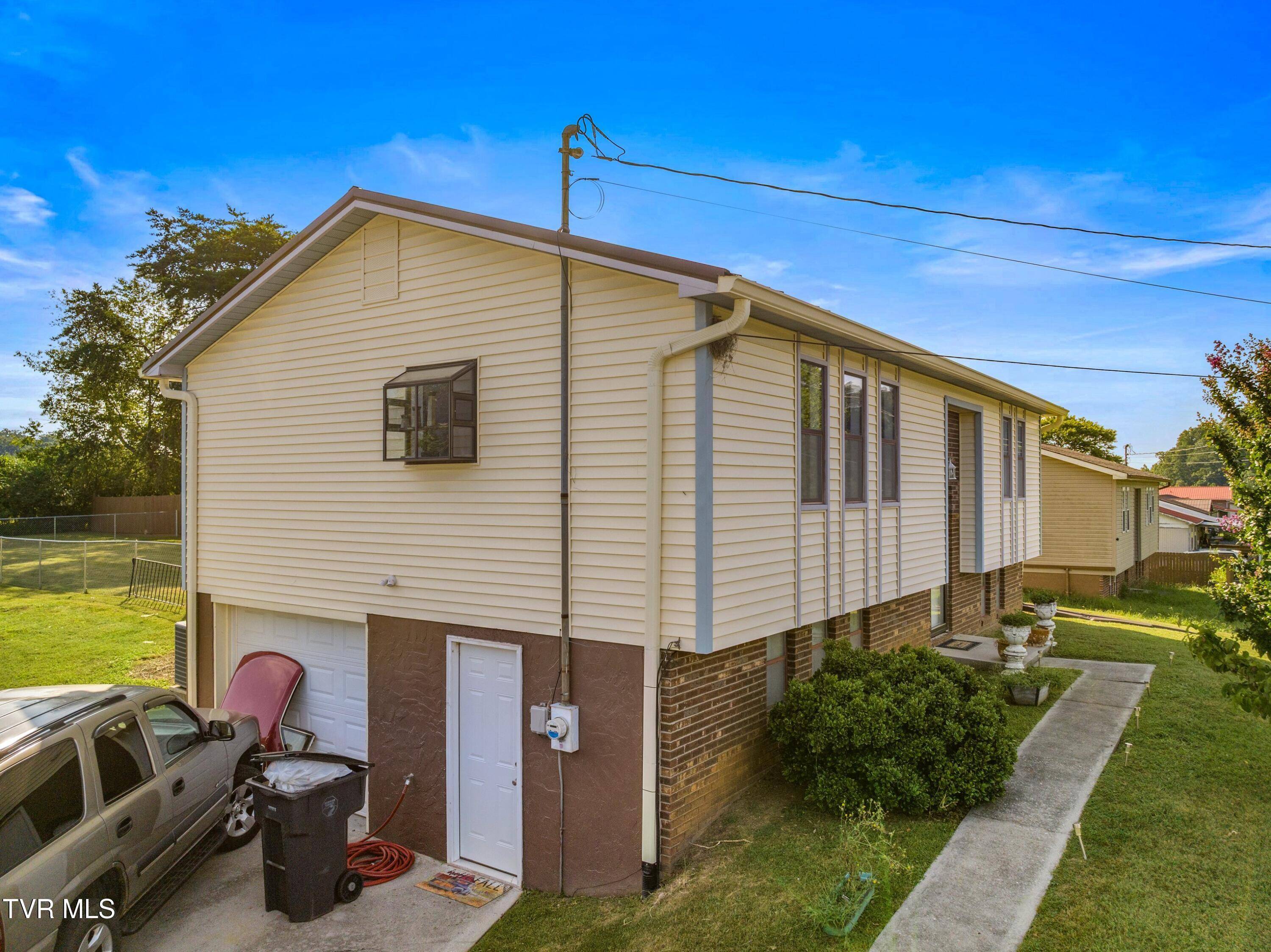 Morristown, TN 37813,2205 Kingswood DR