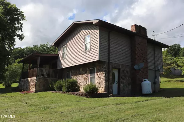 Coeburn, VA 24230,610 Pine ST