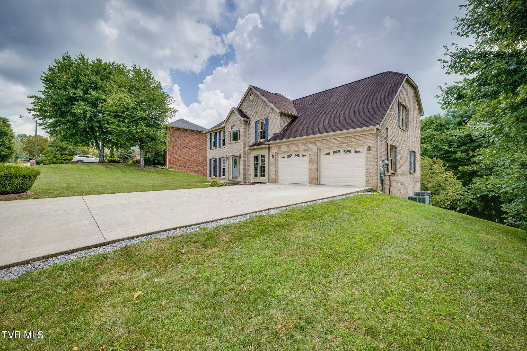 Bristol, TN 37620,125 Stonehenge DR