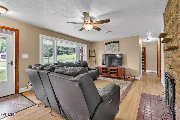 Mountain City, TN 37683,248 Sunset DR