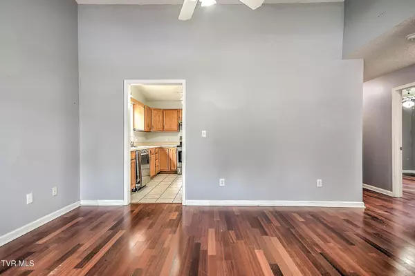 Bristol, TN 37620,104 Saint James PL