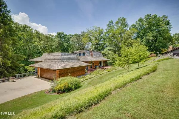 Kingsport, TN 37660,708 Thornwood PL