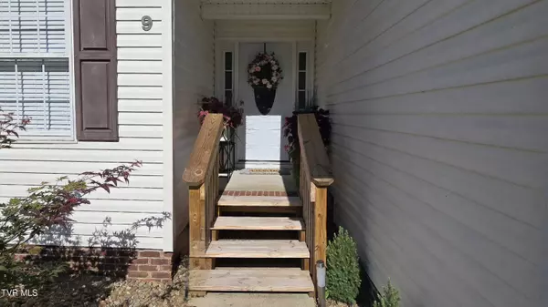 Johnson City, TN 37604,9 Lynn Terrace CT