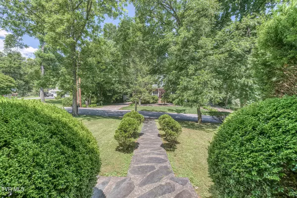 Elizabethton, TN 37643,1821 Woodhaven DR