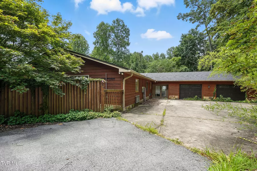 366 Bowman Creek RD, Blountville, TN 37617