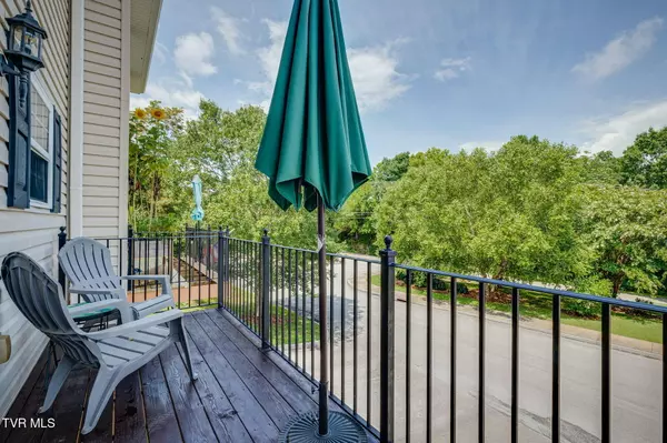 Johnson City, TN 37615,516 Grays Pointe CT