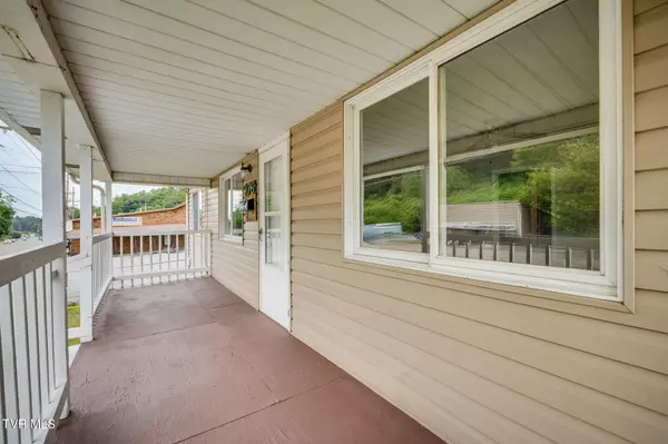 Kingsport, TN 37665,976 Lynn Garden DR