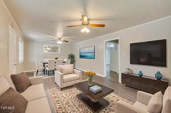 Kingsport, TN 37665,976 Lynn Garden DR