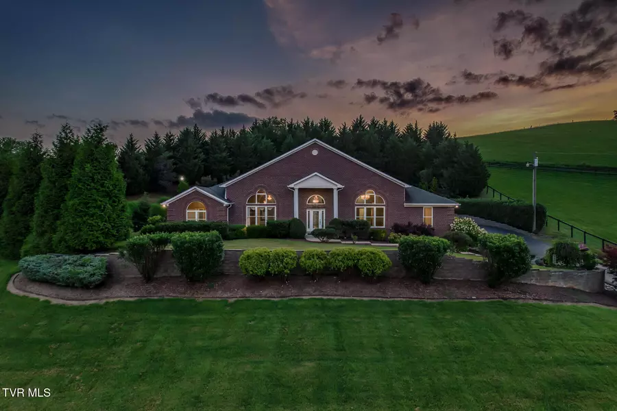 101 Bond Town RD, Blountville, TN 37617