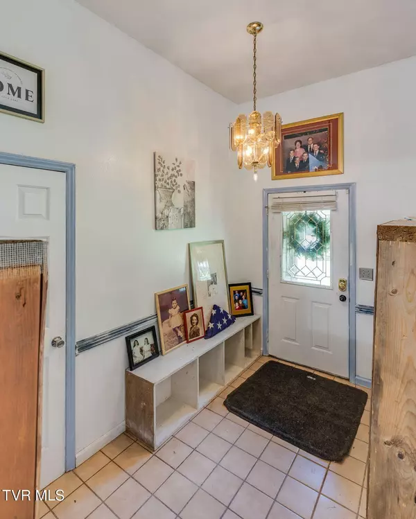 Kingsport, TN 37663,226 Castaway Drive