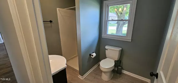 Kingsport, TN 37665,1921 Fairview AVE