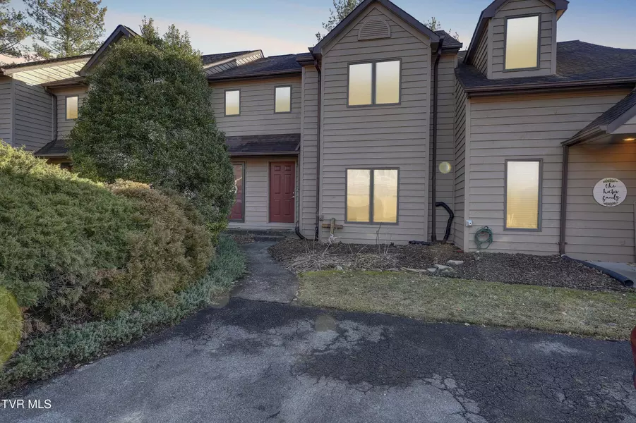 261 Willowbend PL, Kingsport, TN 37660
