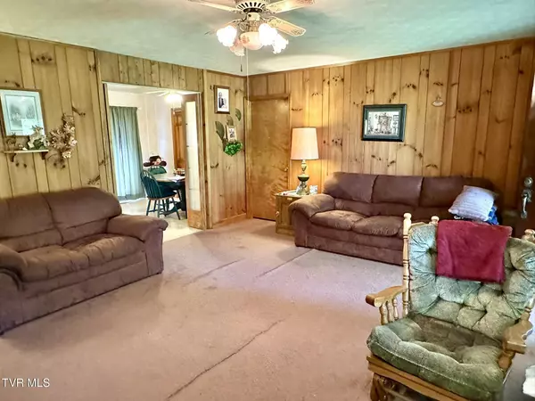 Dandridge, TN 37725,252 Slaton Farm RD