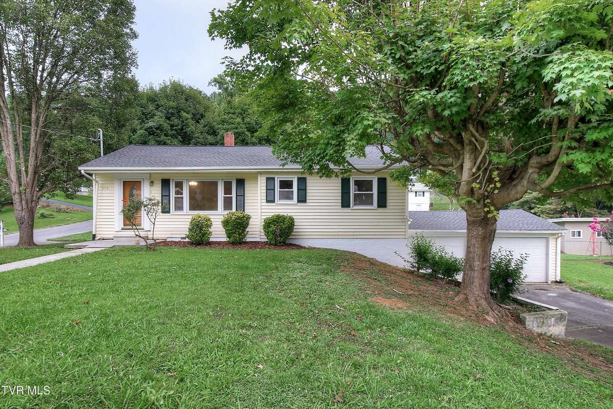 Elizabethton, TN 37643,1119 Ledford ST