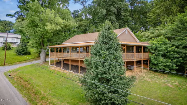 Kingsport, TN 37660,421 Northcott DR