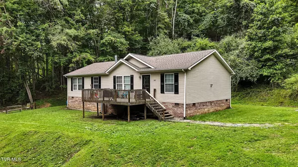 Clintwood, VA 24228,341 Skeetrock RD