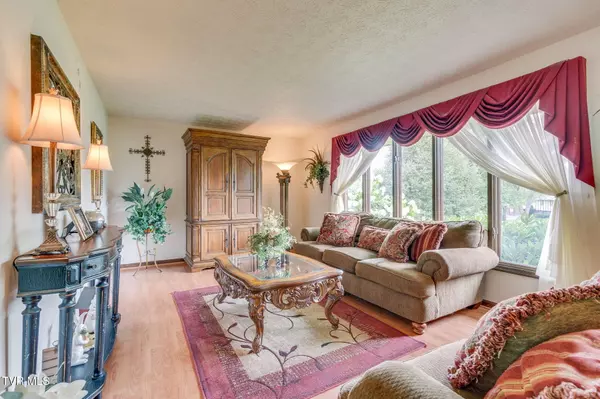 Kingsport, TN 37664,332 Montezuma RD