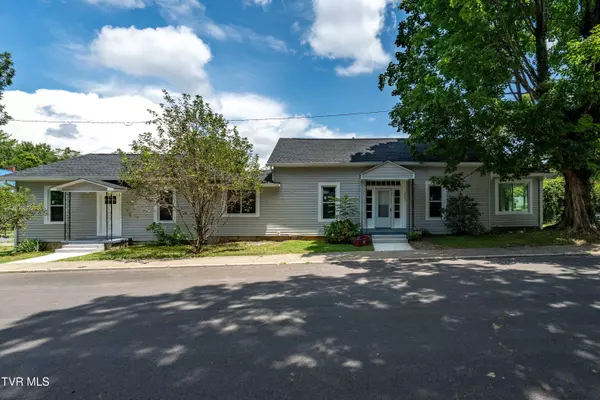1007 Spring ST, Johnson City, TN 37604