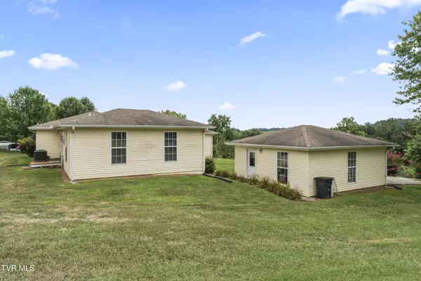 Dandridge, TN 37725,554 Briggs RD