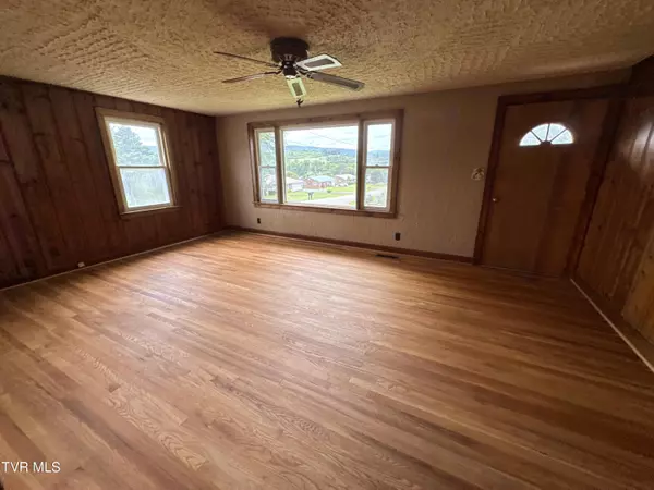 Marion, VA 24354,154 North DR