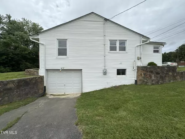 Marion, VA 24354,154 North DR