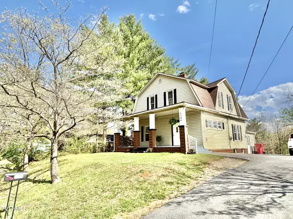 1104 King Springs RD, Johnson City, TN 37601
