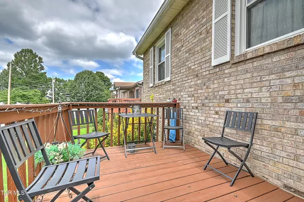 Gray, TN 37615,170 Village LN