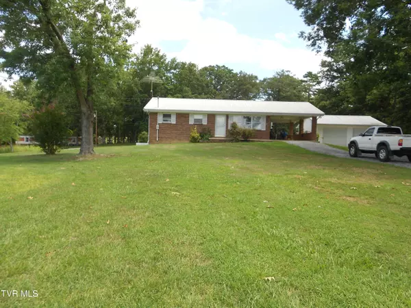 425 Oakwood RD, Midway, TN 37809