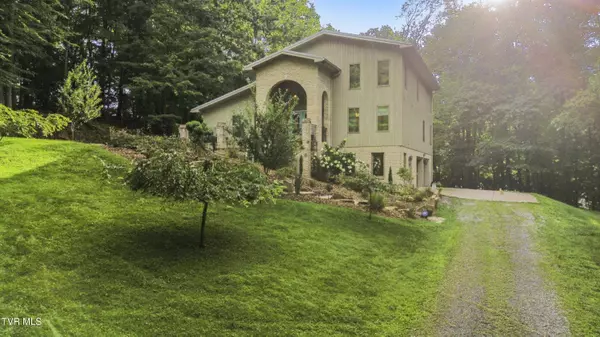 Glade Spring, VA 24340,11980 Waterhouse LN