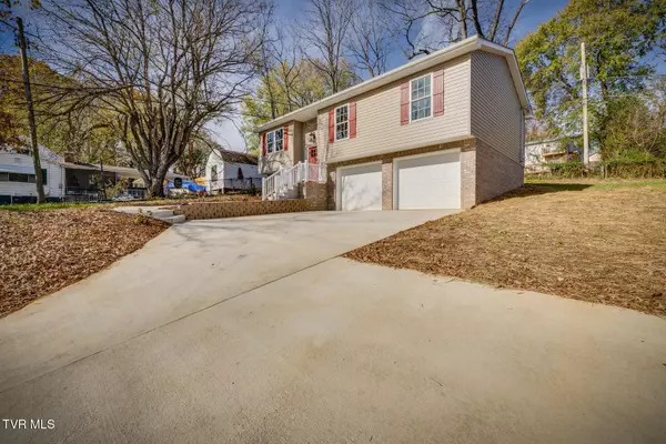 Kingsport, TN 37660,1950 Stone West DR