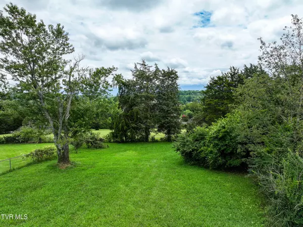 614 Barton Ridge RD, Greeneville, TN 37745