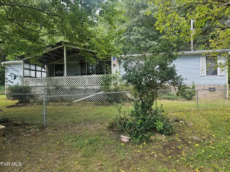 4916 Jasper RD, Duffield, VA 24244