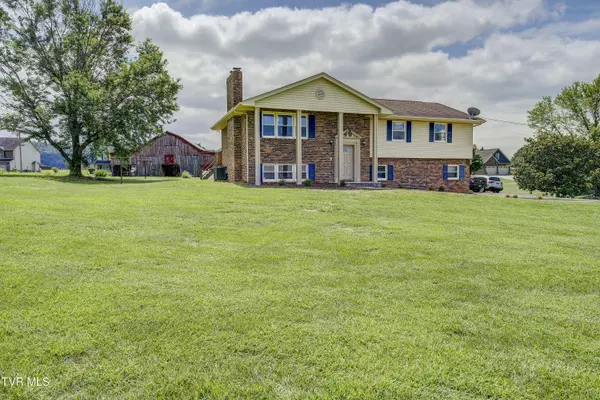 938 Suncrest DR, Gray, TN 37615