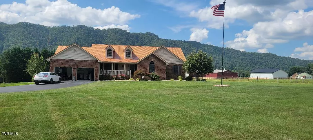 173 Roy Duncan LN, Unicoi, TN 37601