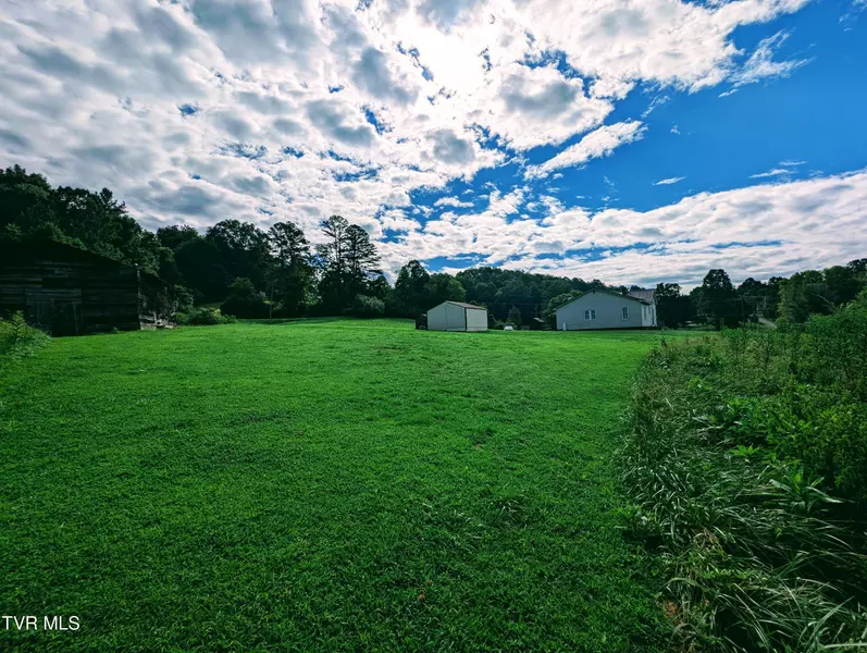 1053 The Lake RD, Clintwood, VA 24228