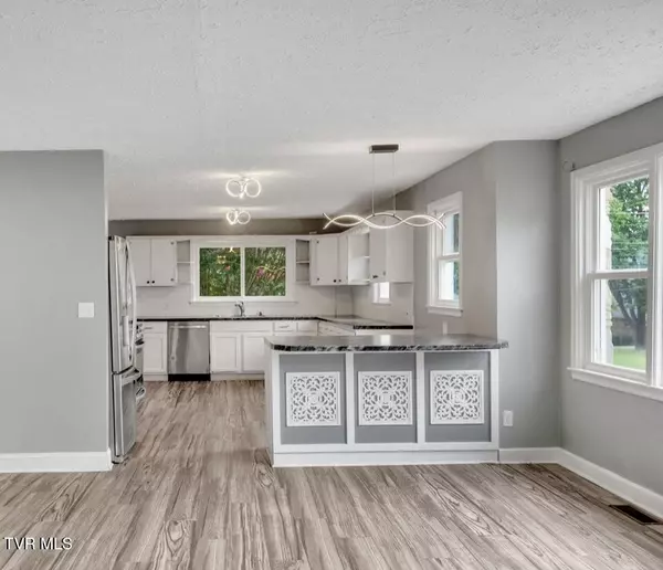 Johnson City, TN 37604,2206 Greenwood DR