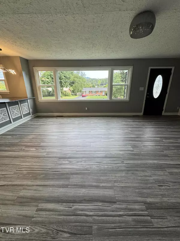 Johnson City, TN 37604,2206 Greenwood DR