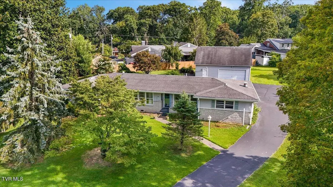 1315 Lynnwood DR, Johnson City, TN 37601
