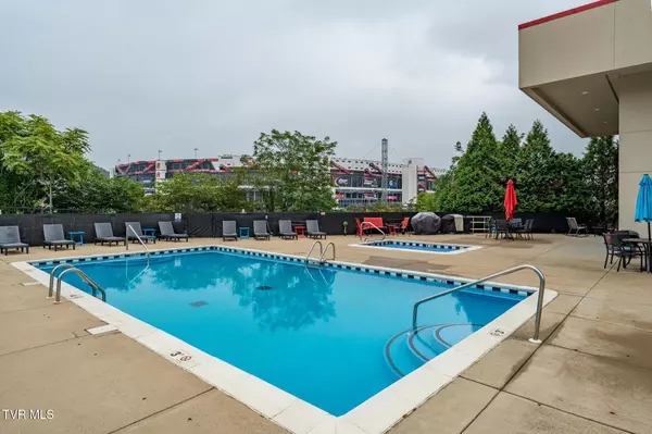 Bristol, TN 37620,210 Raceday Center DR #1105