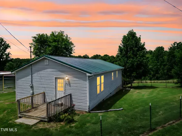 341 Wild Rye LN, Midway, TN 37809