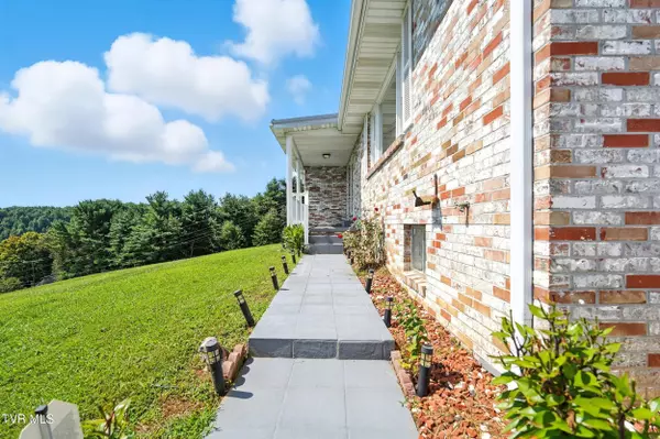 Castlewood, VA 24224,2067 High Point Road RD