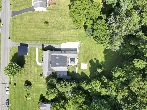 Bristol, VA 24201,363 Sandalwood DR