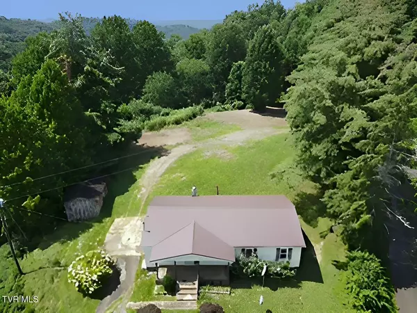 3849 Nealy RDG, Clinchco, VA 24226